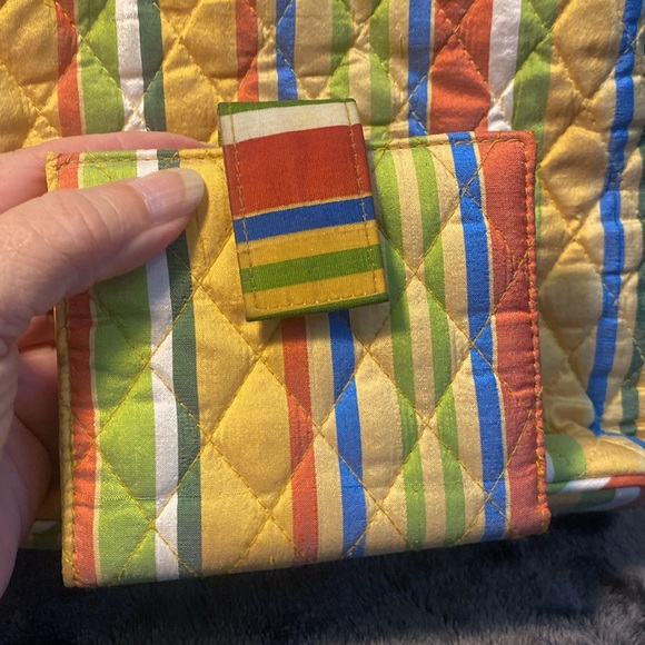 Vera Bradley purse and matching wallet in like new condition - Picture 8 of 8